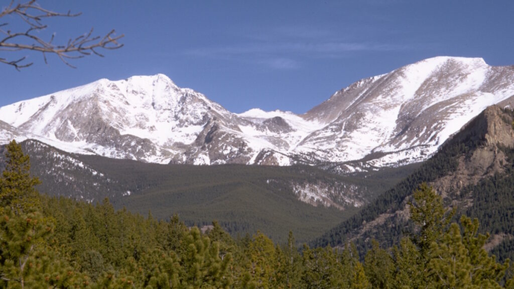 Snow-covered Rocky Mountains in Rocky Mountain National Park, Colorado.